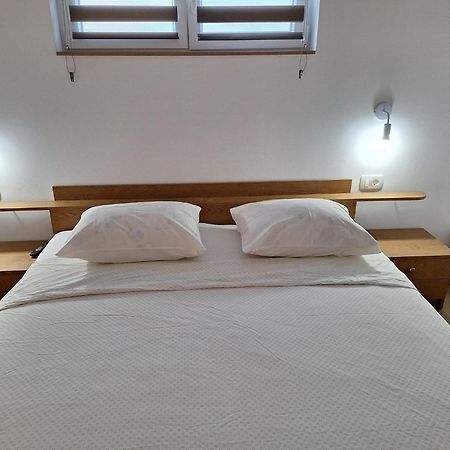 Appartement Gvacic House à Supetarska Draga Extérieur photo