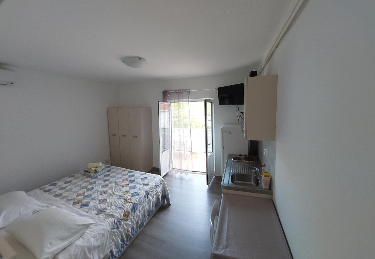 Appartement Gvacic House à Supetarska Draga Extérieur photo