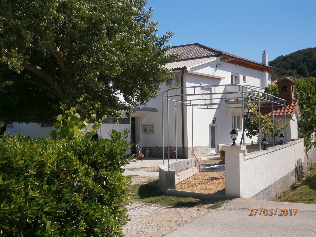 Appartement Gvacic House à Supetarska Draga Extérieur photo